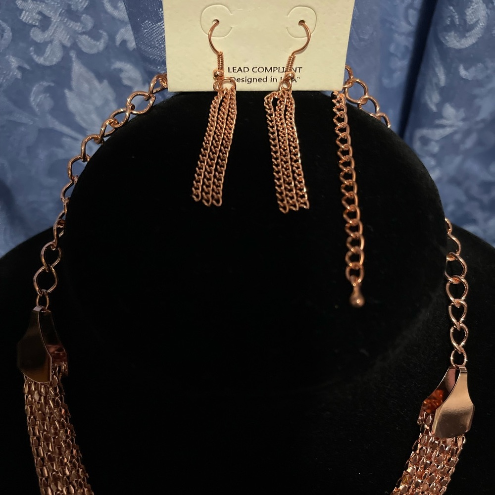 Chain Style Necklace - Picture 5 of 6